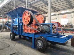 What should be paid attention to when the mobile crusher is operating?